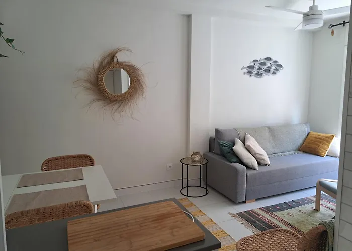 Luminoso Cerca De La Playa De 滨海托萨