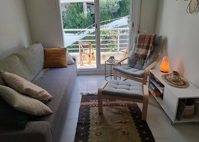 Luminoso Cerca De La Playa De *